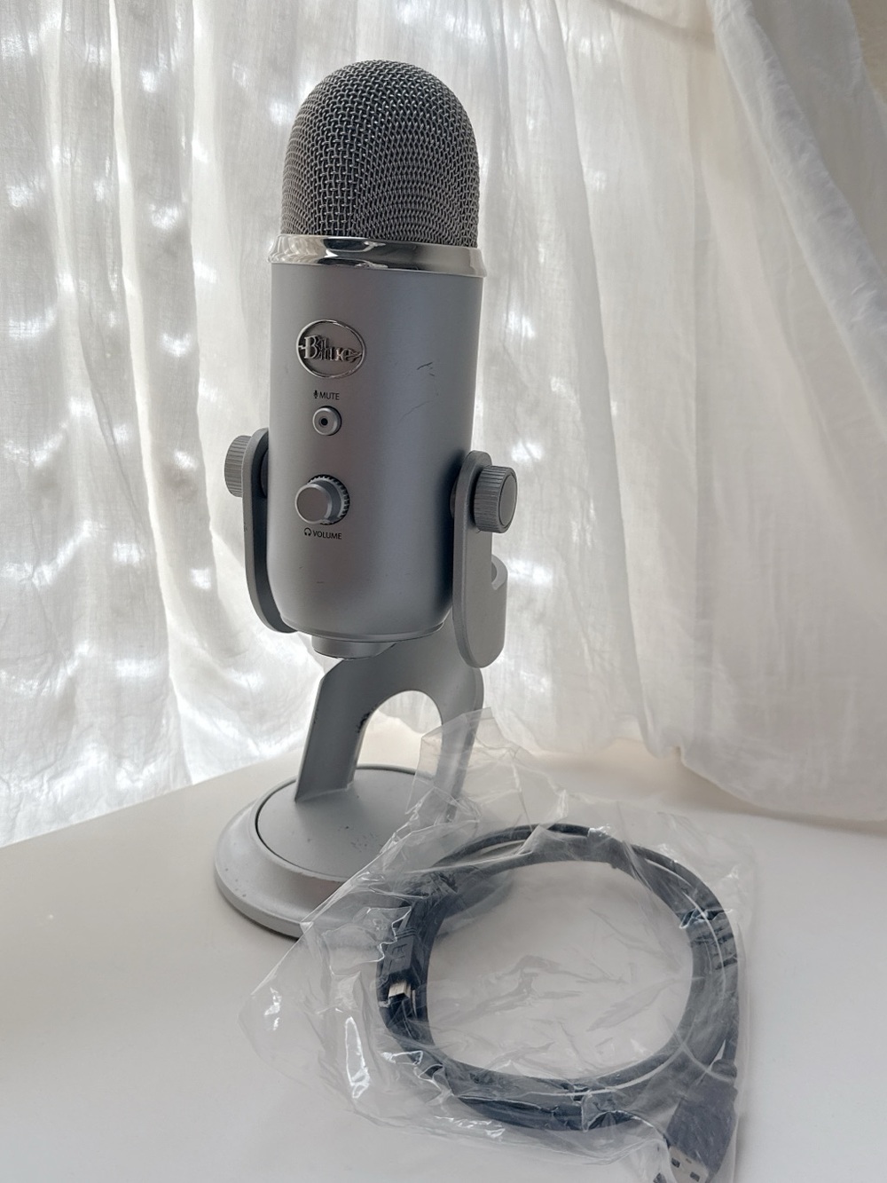 Logitech Blue Yeti USB Microphone Silver with USB Cable